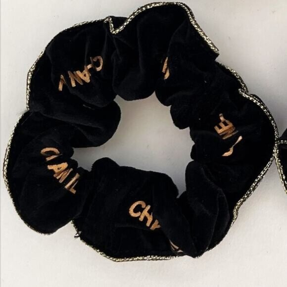 Chanel Black Velvet Scrunchies NIB - Picture 1 of 2